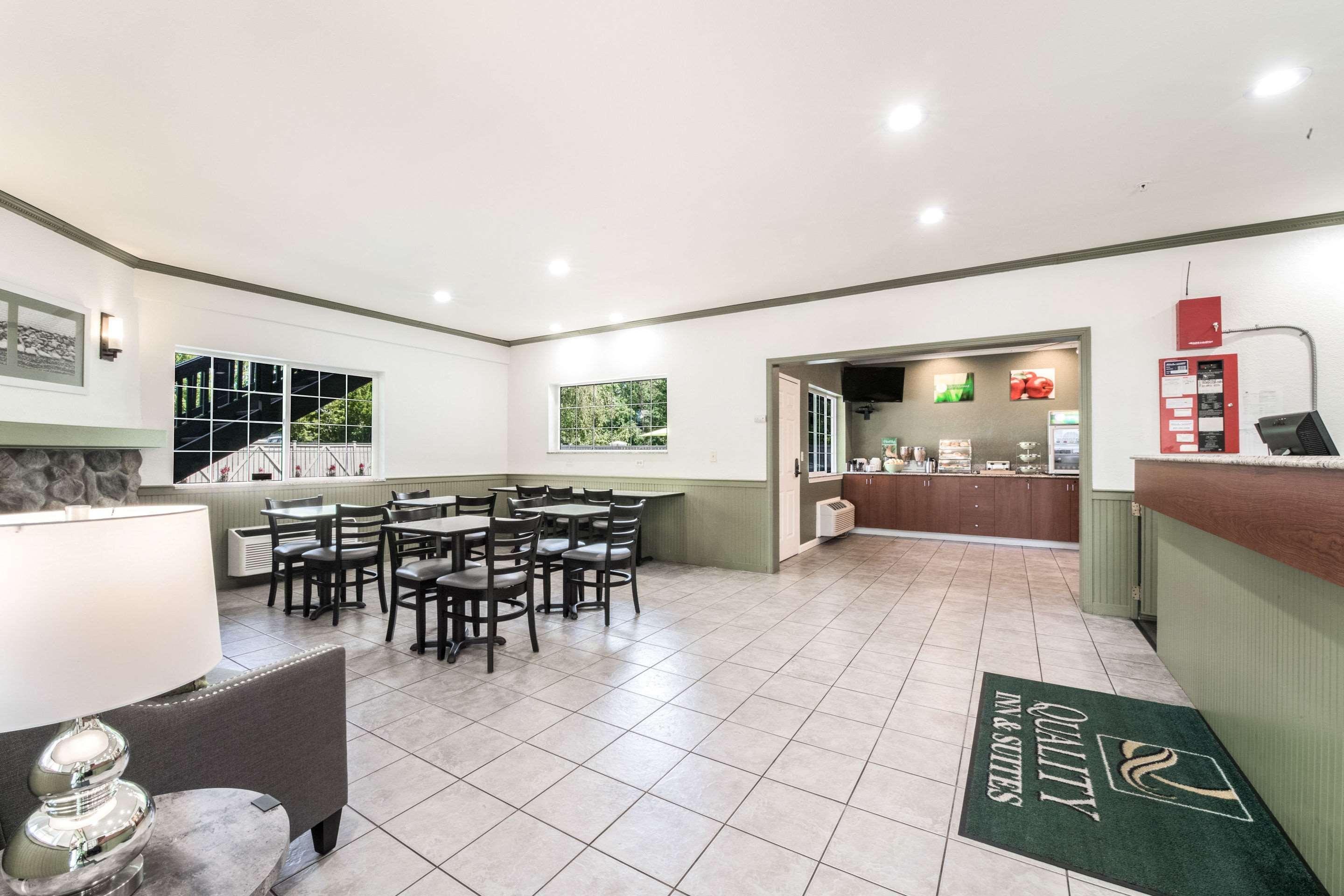 Quality Inn & Suites Bainbridge Island Exteriér fotografie
