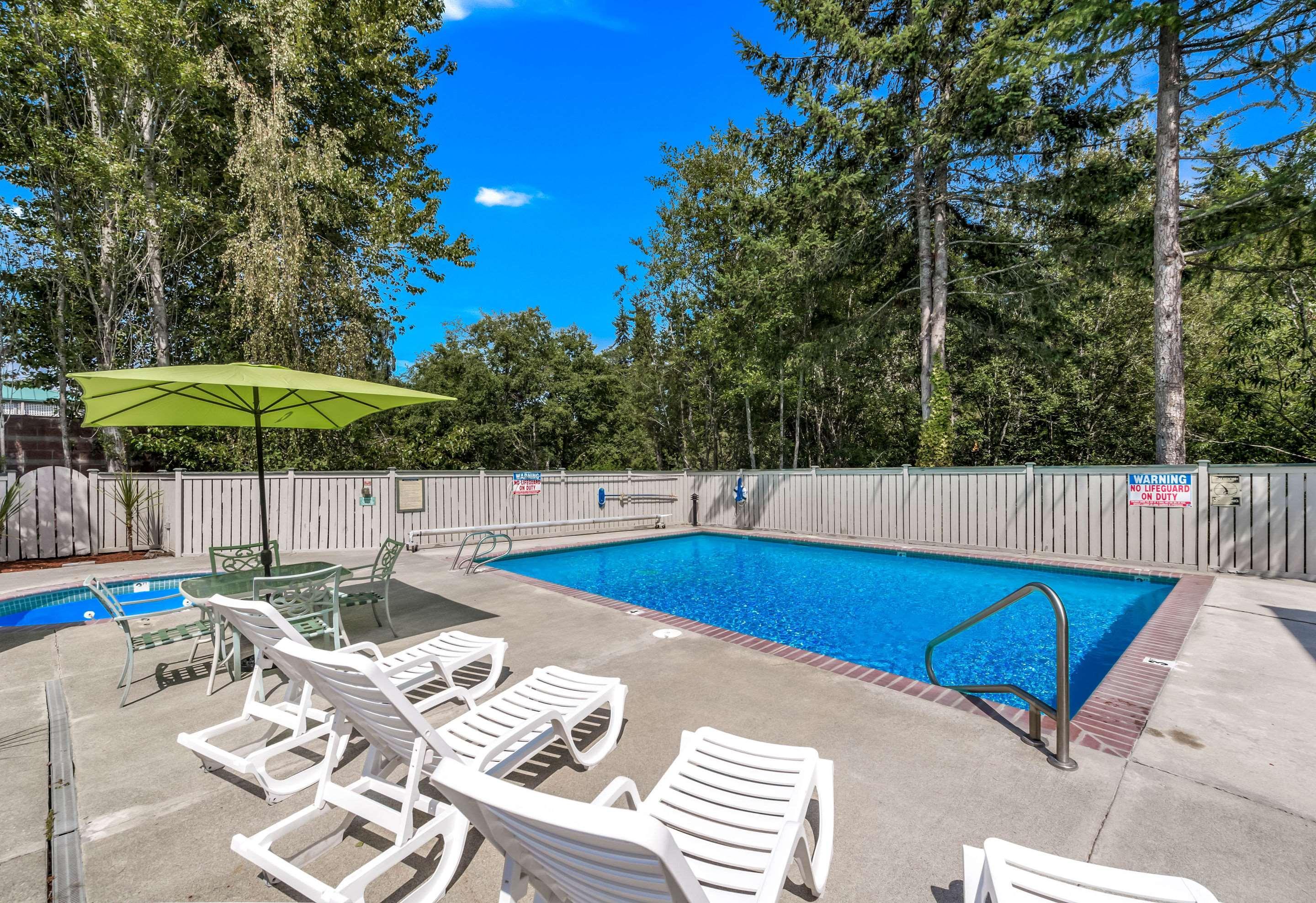 Quality Inn & Suites Bainbridge Island Exteriér fotografie