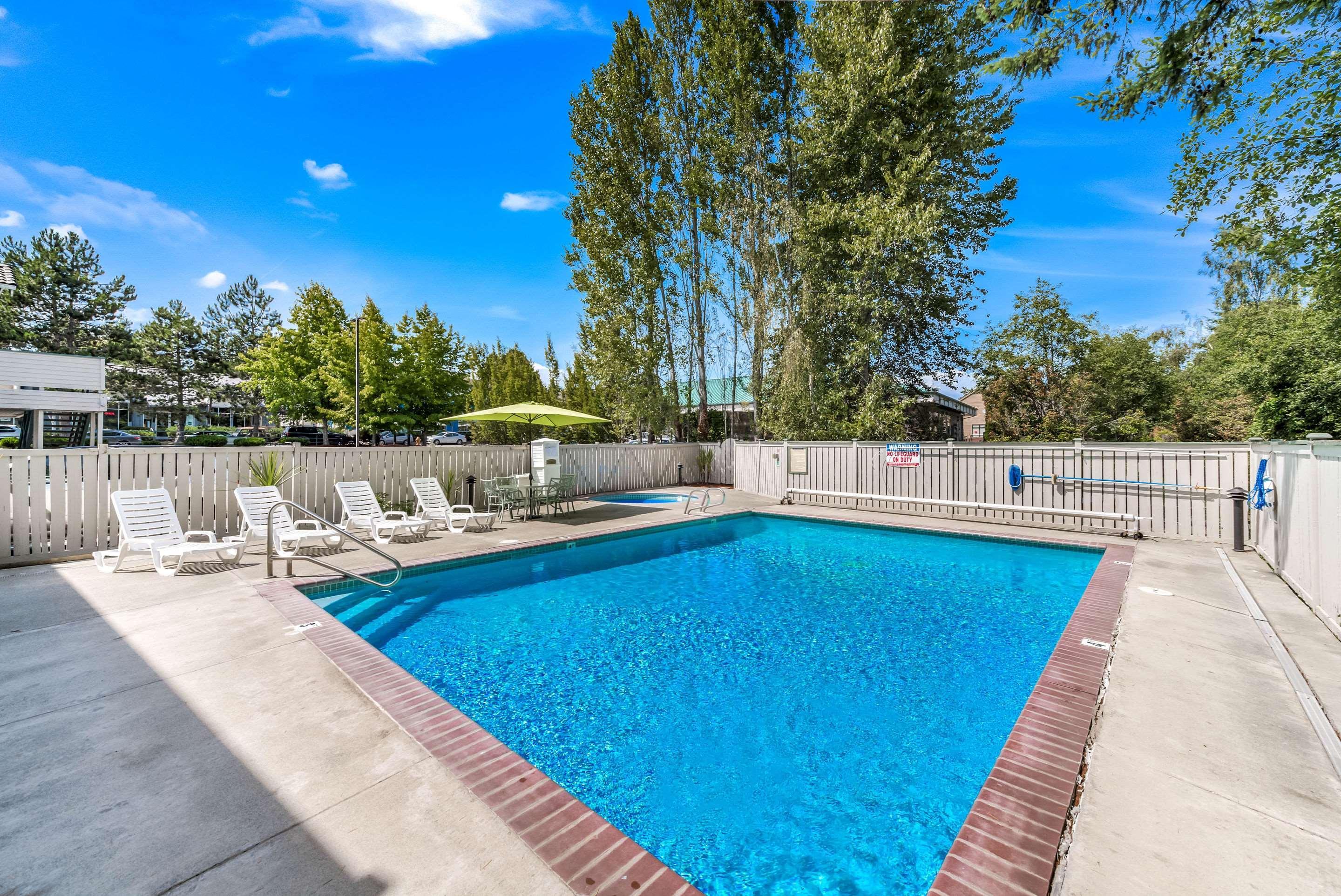 Quality Inn & Suites Bainbridge Island Exteriér fotografie